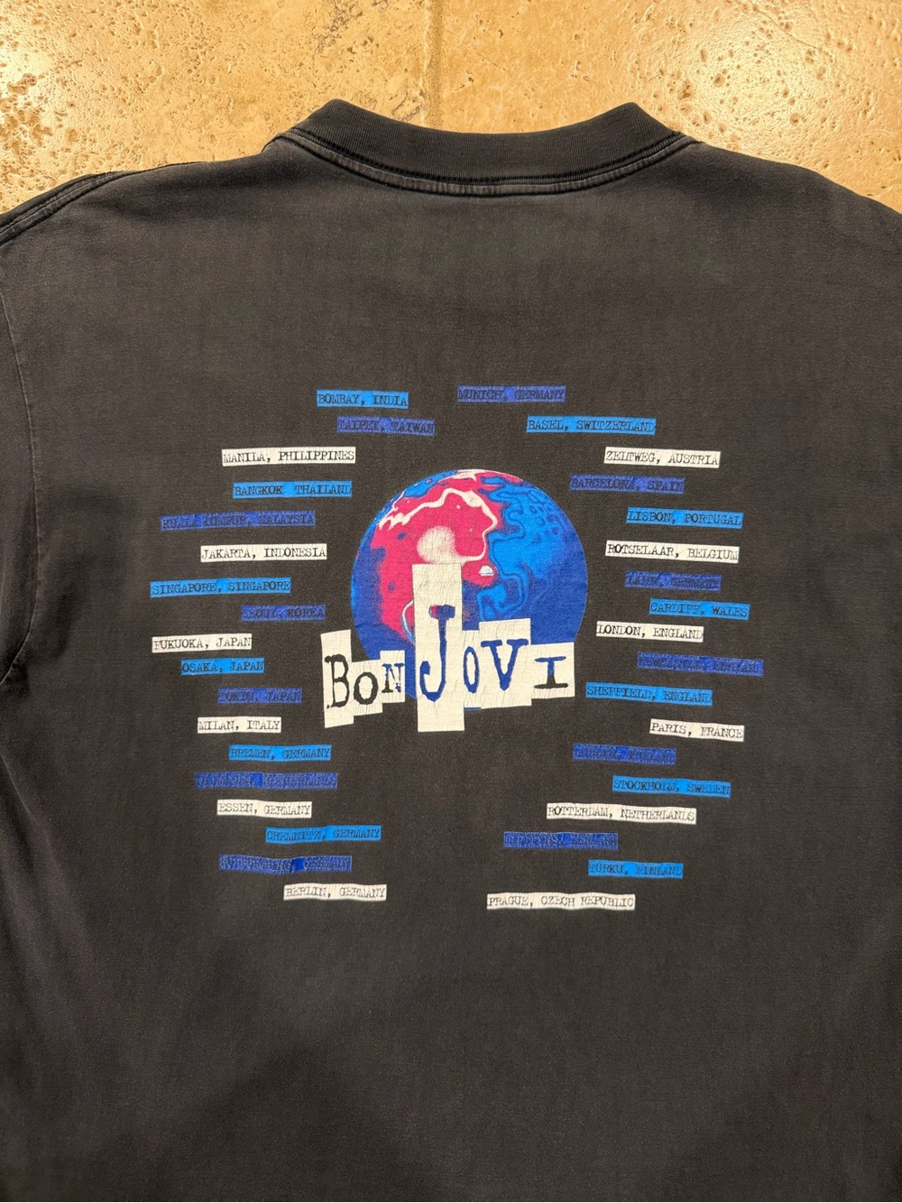 Vintage Bon Jovi 1995 World Tour Faded Band Tee - Picture 12 of 15